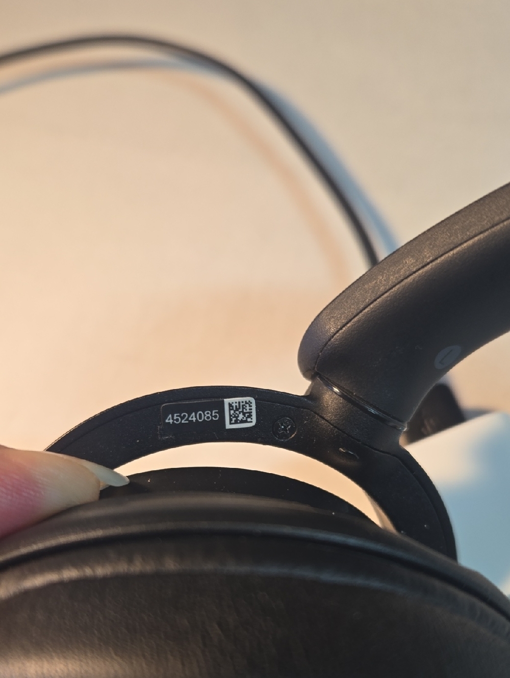 SONY Black Over-Ear Wired Headphones - Picture 10 of 15